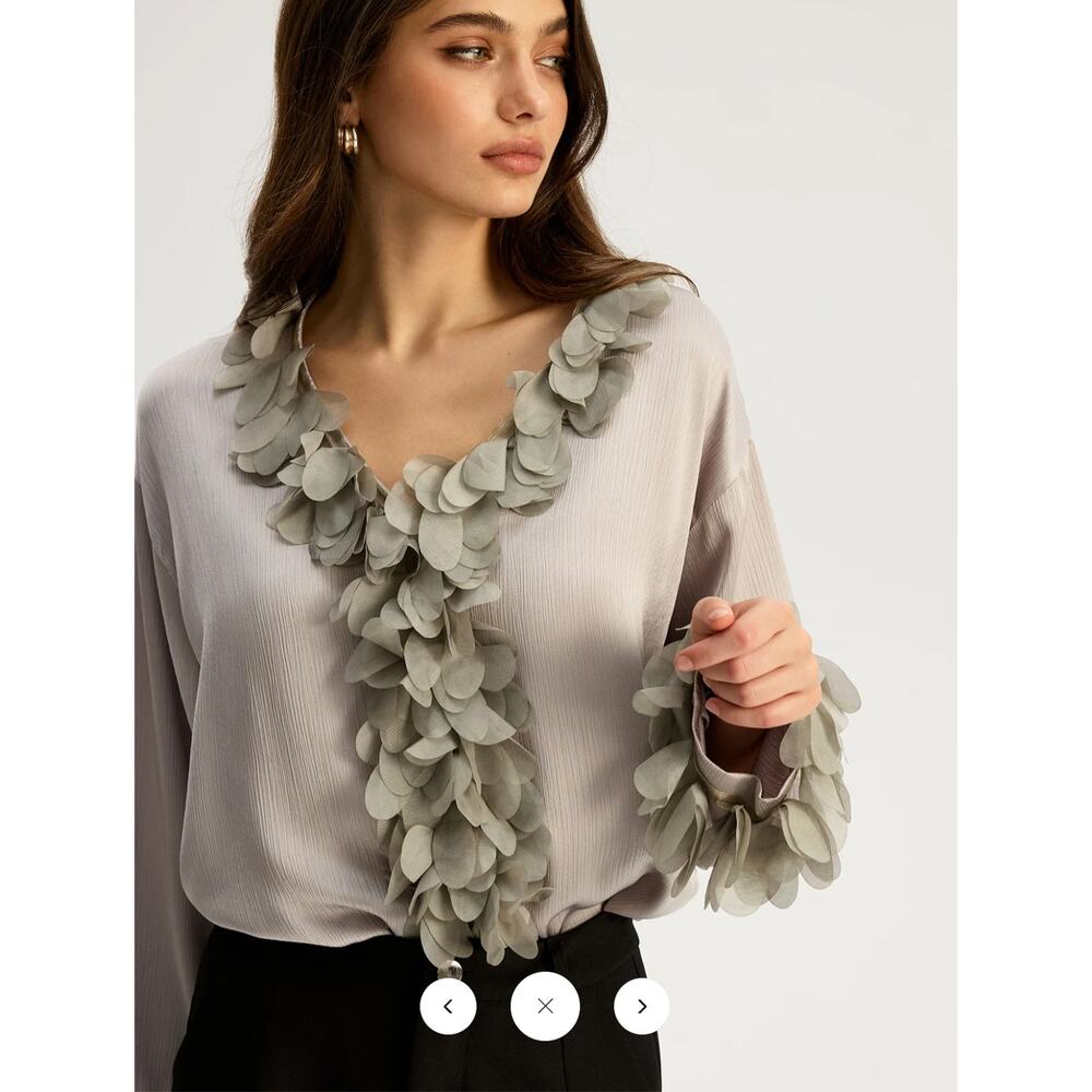 NWT Commense Floral Petal Trim V-Neck Shirt Sz L - Picture 3 of 7